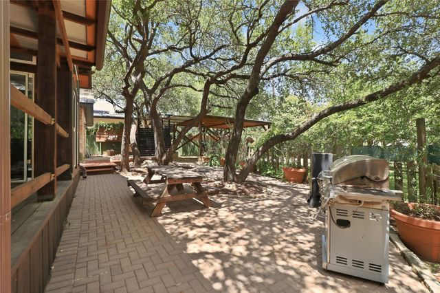 102 N Lake Hills DR, Austin, TX 78733