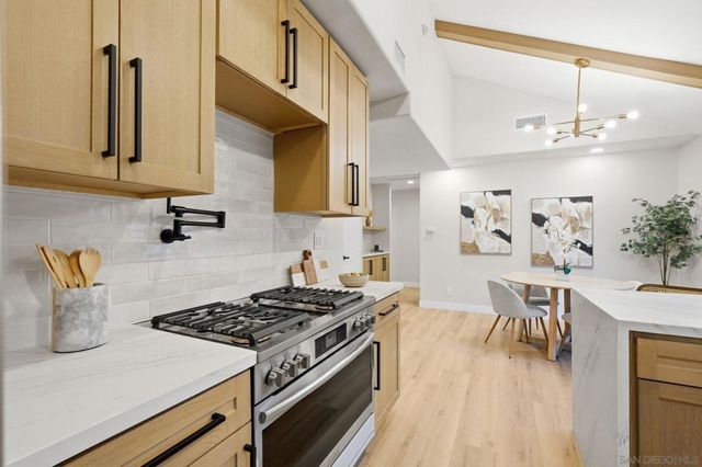 6942 Turnbridge Way, San Diego, CA 92119