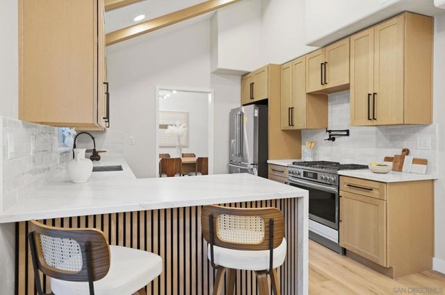 6942 Turnbridge Way, San Diego, CA 92119