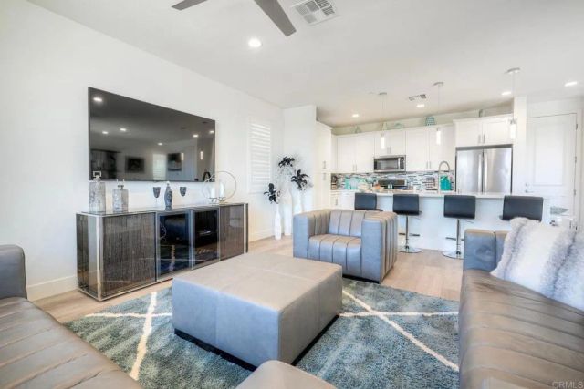 1254 Via Candelas, Oceanside, CA 92056
