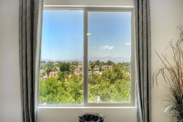1254 Via Candelas, Oceanside, CA 92056