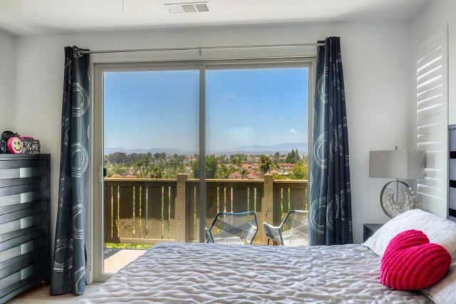 1254 Via Candelas, Oceanside, CA 92056