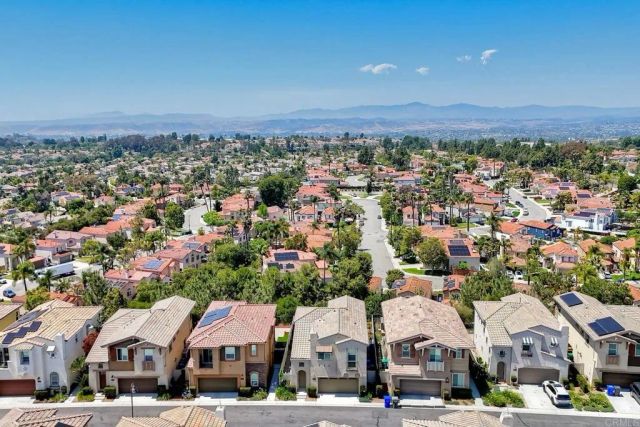 1254 Via Candelas, Oceanside, CA 92056