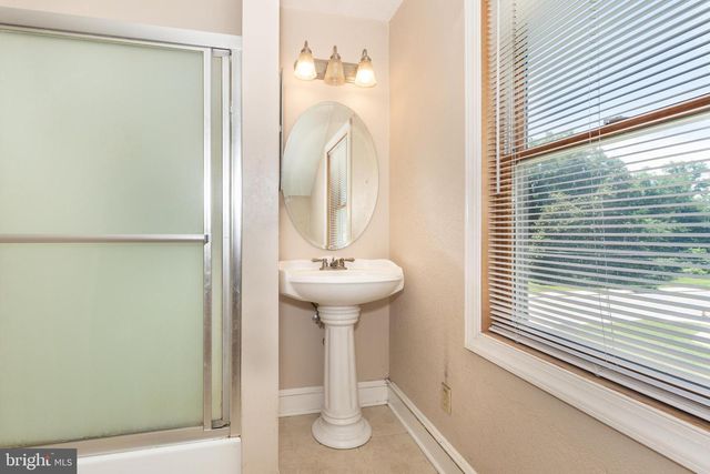 4928 LEEDS AVE, Baltimore, MD 21227