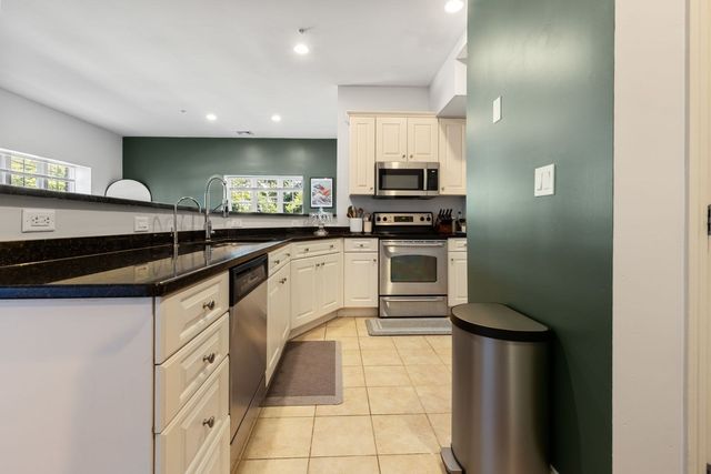 188 Summer St 3, Weymouth, MA 02188
