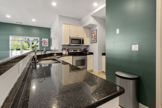 188 Summer St 3, Weymouth, MA 02188