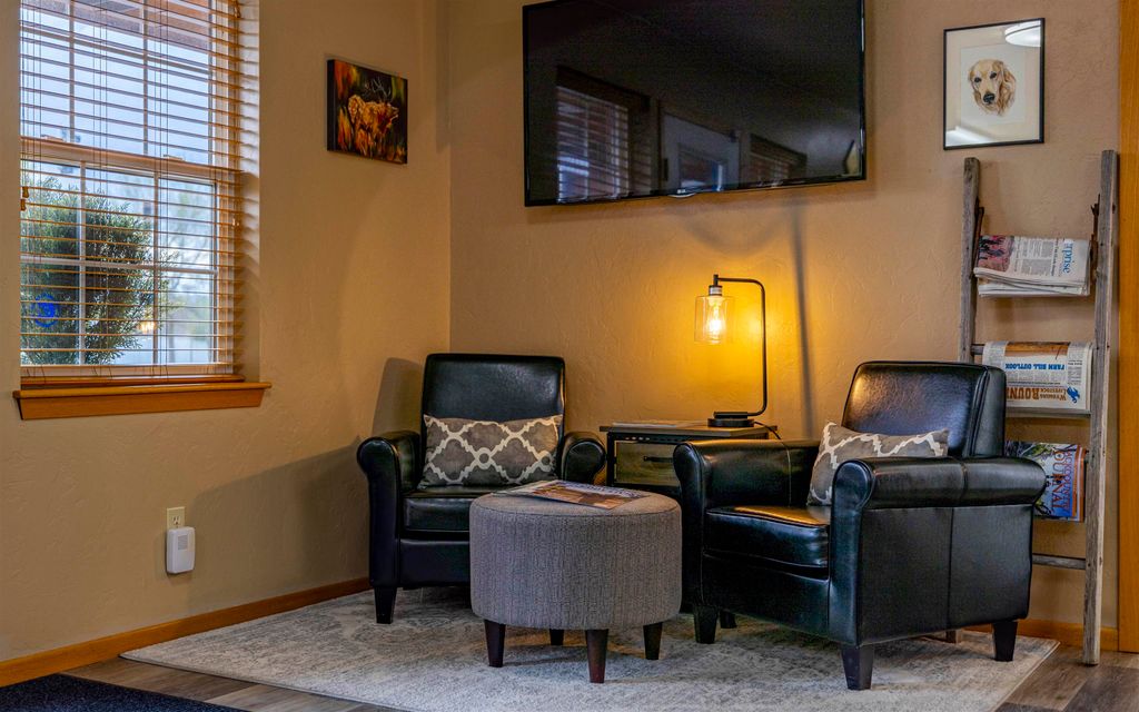 802 Canyon Ave, Cody, WY 82414 photo 11