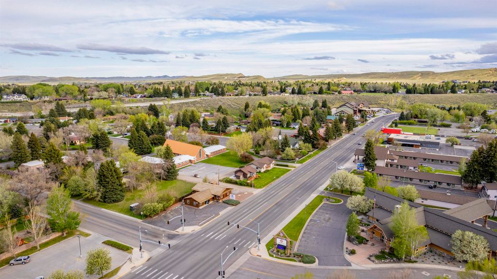 802 Canyon Ave, Cody, WY 82414 photo 12