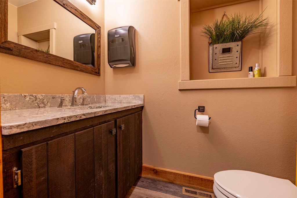 802 Canyon Ave, Cody, WY 82414 photo 25