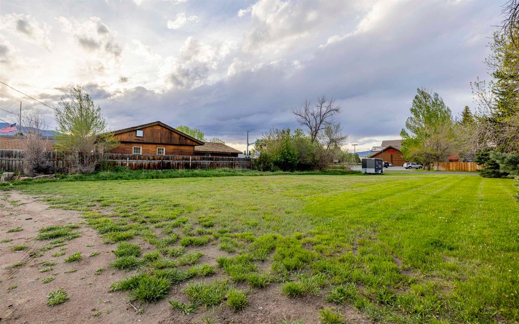 802 Canyon Ave, Cody, WY 82414 photo 26