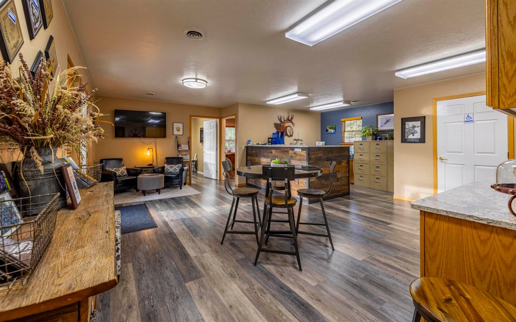 802 Canyon Ave, Cody, WY 82414 photo 9