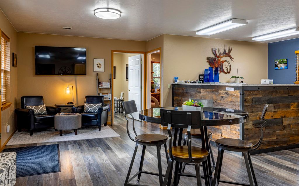 802 Canyon Ave, Cody, WY 82414 photo 10