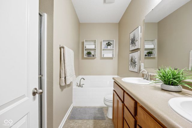 7811 Meadow Rue Road, Noblesville, IN 46062