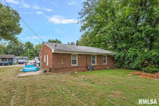 1832 Greentree Road, Springfield, IL 62703