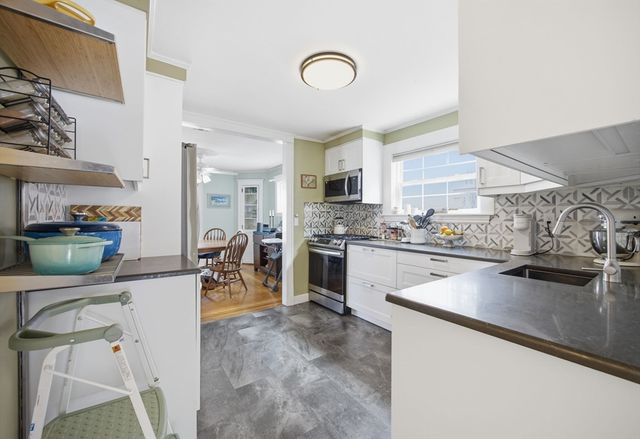 202 Kendrick Ave, Quincy, MA 02169