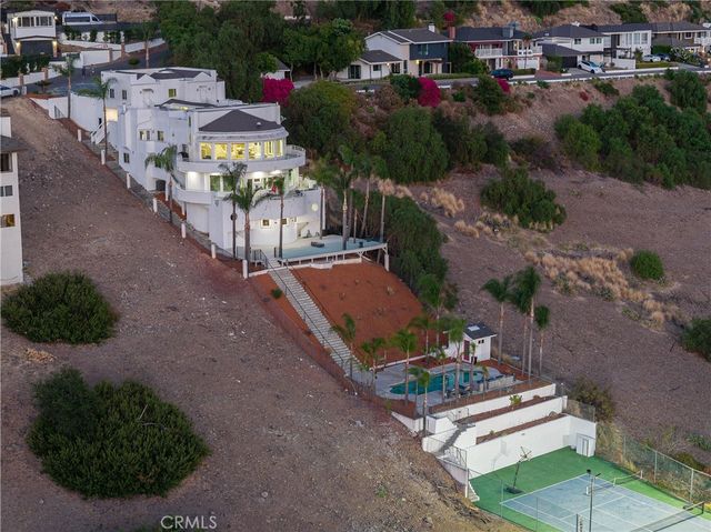 12286 Circula Panorama, North Tustin, CA 92705