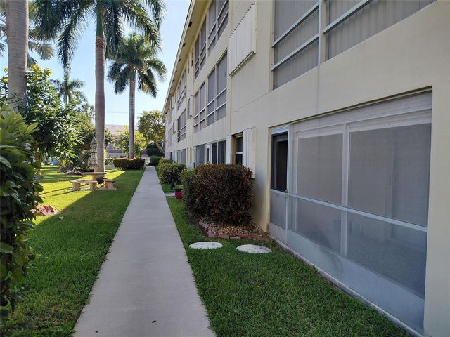 1951 NE 39th Street 127, Lighthouse Point, FL 33064