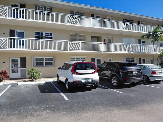 1951 NE 39th Street 127, Lighthouse Point, FL 33064