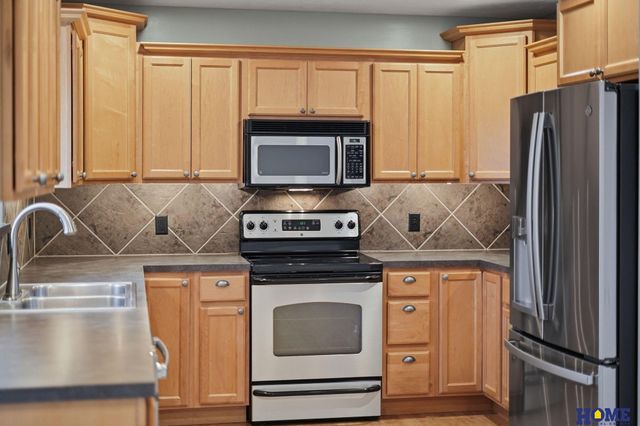 1823 SW 38th Street, Lincoln, NE 68522