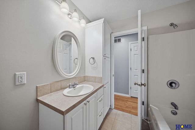 1823 SW 38th Street, Lincoln, NE 68522