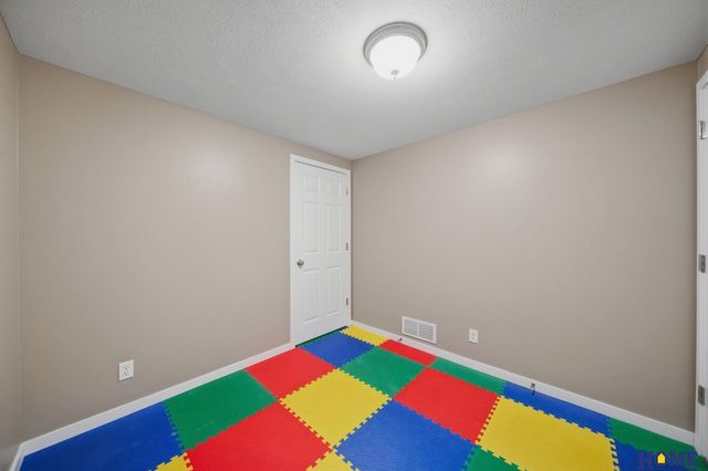 1823 SW 38th Street, Lincoln, NE 68522