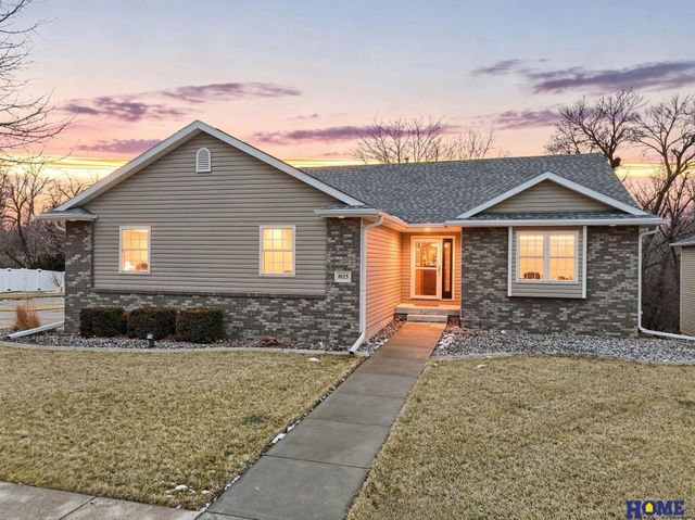 1823 SW 38th Street, Lincoln, NE 68522