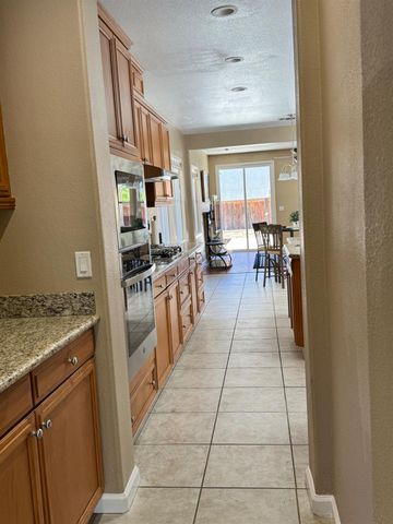 188 S Pacifico St, Tracy, CA 95391