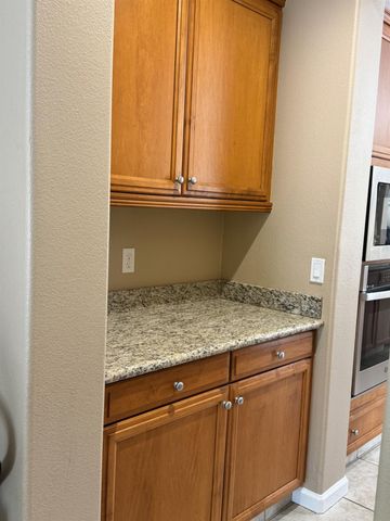 188 S Pacifico St, Tracy, CA 95391