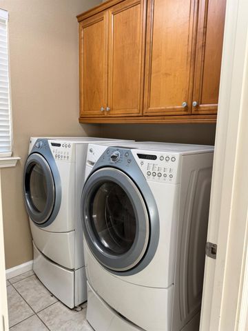 188 S Pacifico St, Tracy, CA 95391