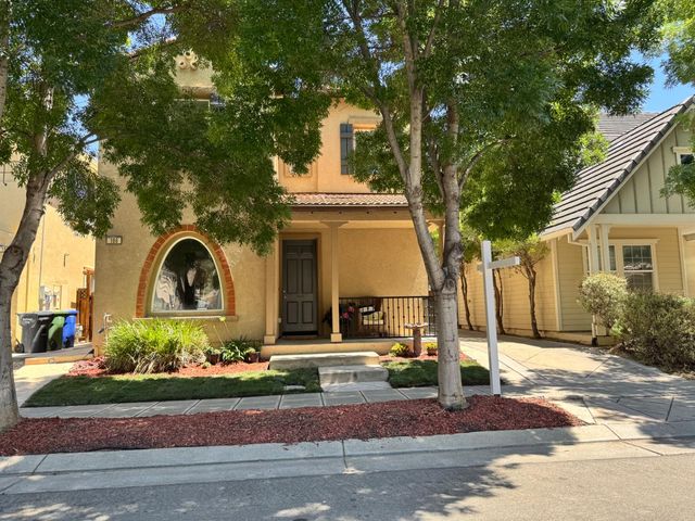 188 S Pacifico St, Tracy, CA 95391