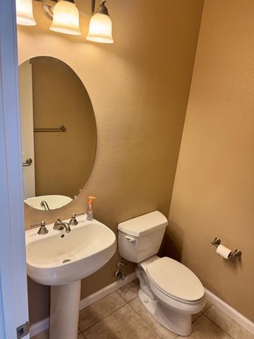 188 S Pacifico St, Tracy, CA 95391