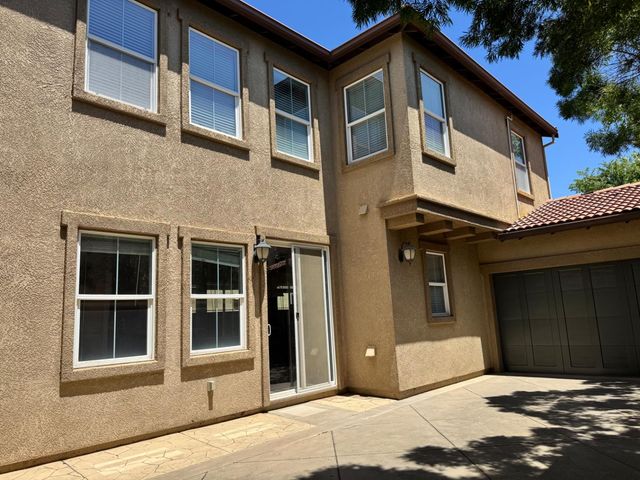 188 S Pacifico St, Tracy, CA 95391