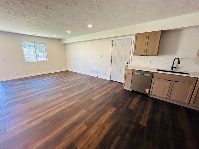 1505 SILVER Lane, Carter Lake, IA 51510