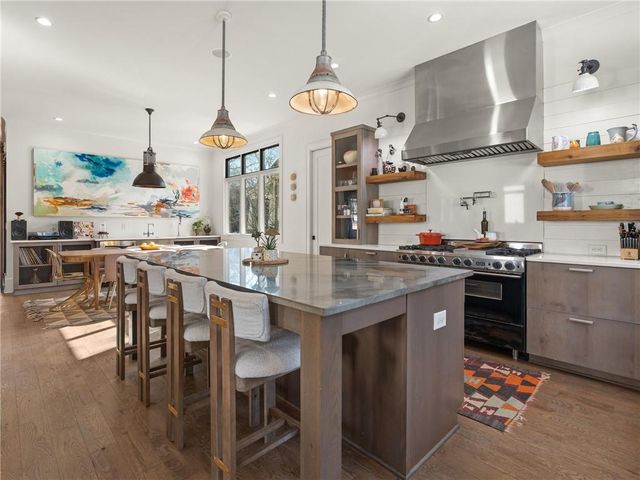 109 Hood Circle, Decatur, GA 30030