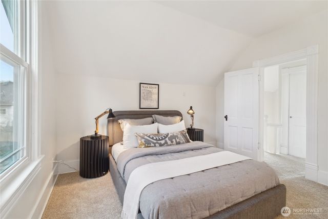 1420 N 50th Street, Seattle, WA 98103