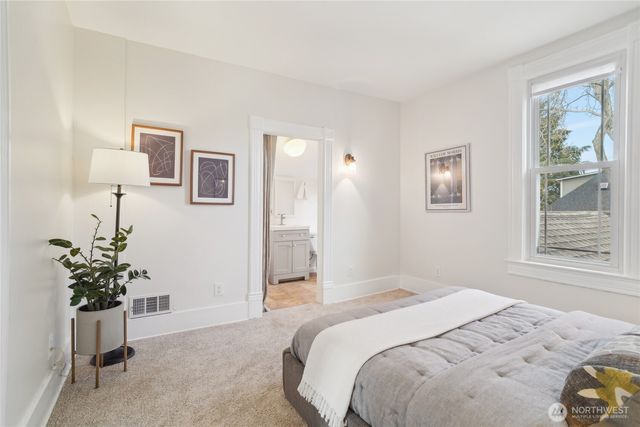 1420 N 50th Street, Seattle, WA 98103