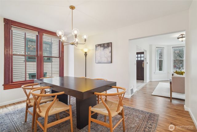 1420 N 50th Street, Seattle, WA 98103