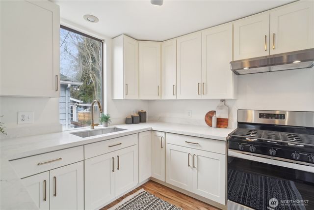 1420 N 50th Street, Seattle, WA 98103