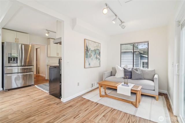 1420 N 50th Street, Seattle, WA 98103