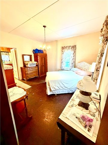 51 Underwood Lane, Middletown, RI 02842