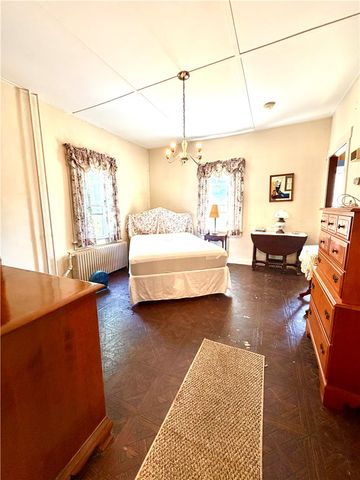 51 Underwood Lane, Middletown, RI 02842