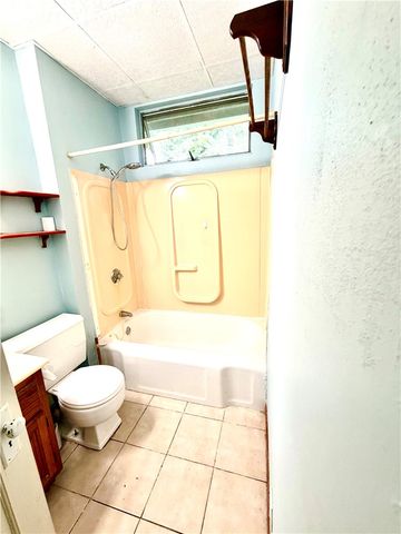 51 Underwood Lane, Middletown, RI 02842