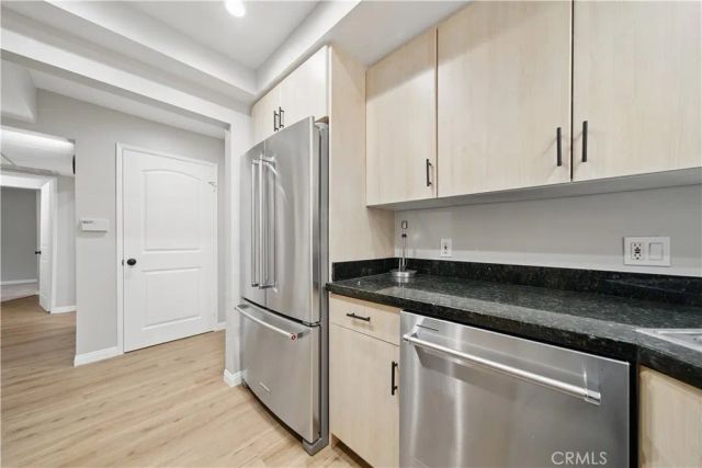 7826 Topanga Canyon Boulevard 218, Canoga Park, CA 91304