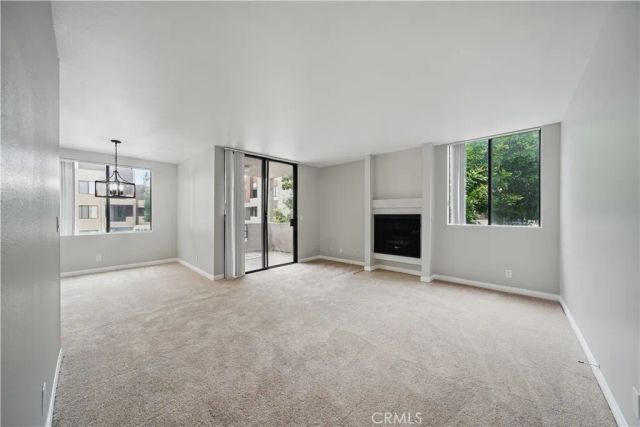 7826 Topanga Canyon Boulevard 218, Canoga Park, CA 91304