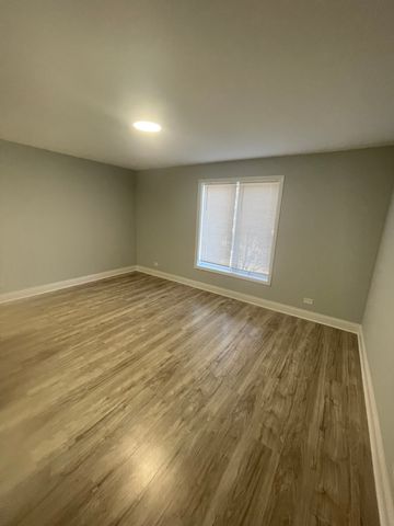 121 S Spruce Avenue 103, Wood Dale, IL 60191