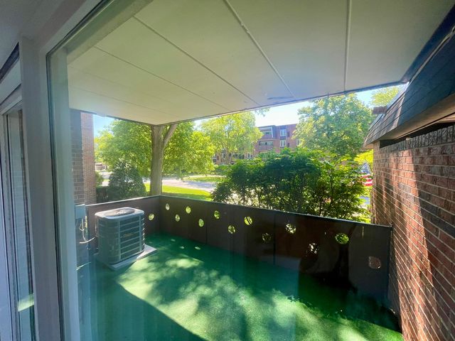 121 S Spruce Avenue 103, Wood Dale, IL 60191
