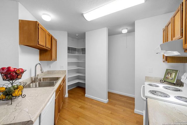 3807 Pine Breeze, San Antonio, TX 78247