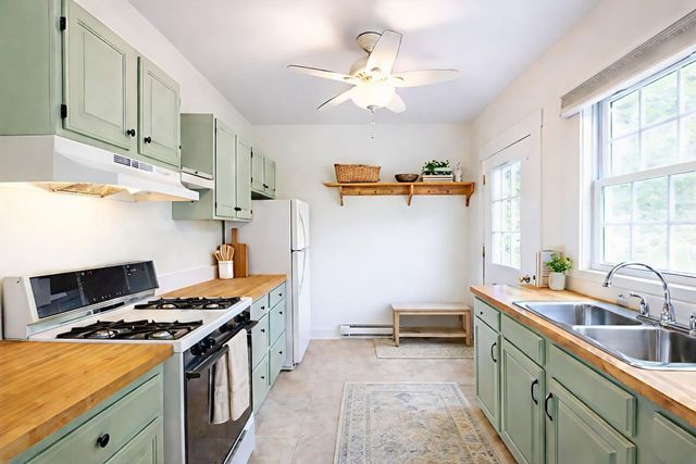 425 Nebraska Valley Road, Stowe, VT 05672