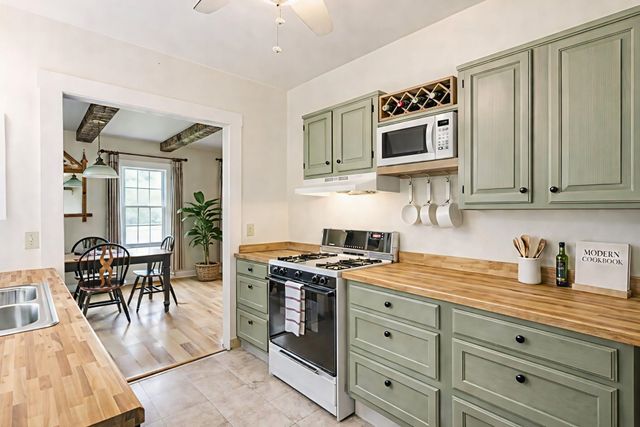 425 Nebraska Valley Road, Stowe, VT 05672