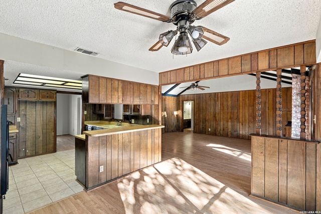 2230 SHADOW CLIFF ST, San Antonio, TX 78232